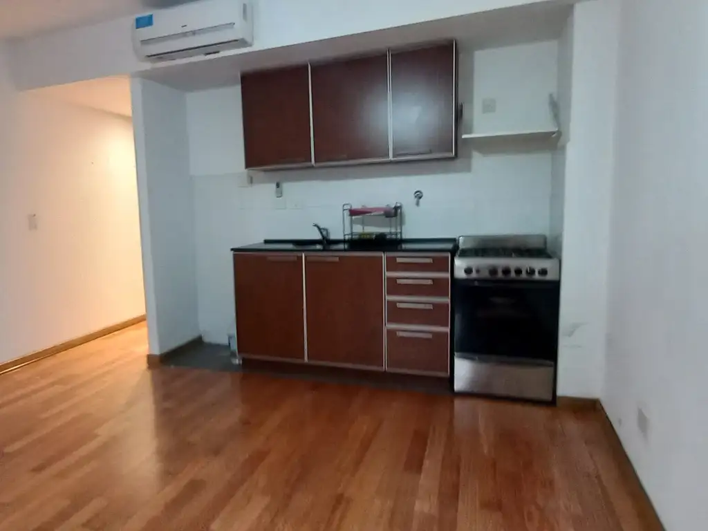 Foto de Monoambiente Categoria, frente, pisos tarugados, Edificio Pileta con, imagen 4