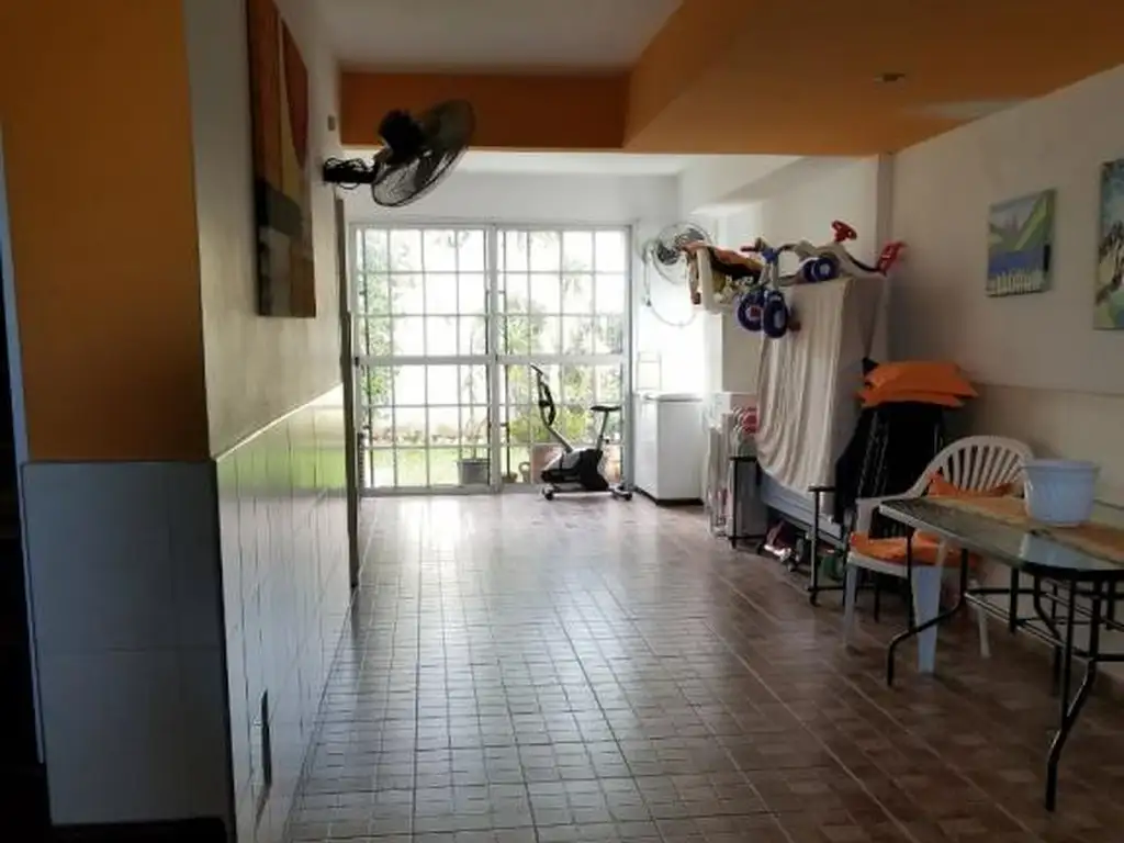 Foto de SE VENDE TRIPLEX 4 AMB VILLA LUGANO, imagen 4