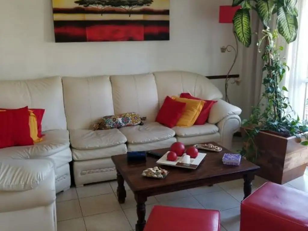 Foto de SE VENDE TRIPLEX 4 AMB VILLA LUGANO, imagen 3