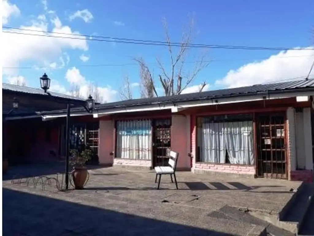 Foto de GALERÍA CÉNTRICA CON 8 LOCALES-JUNÍN DE LOS ANDES, imagen 1