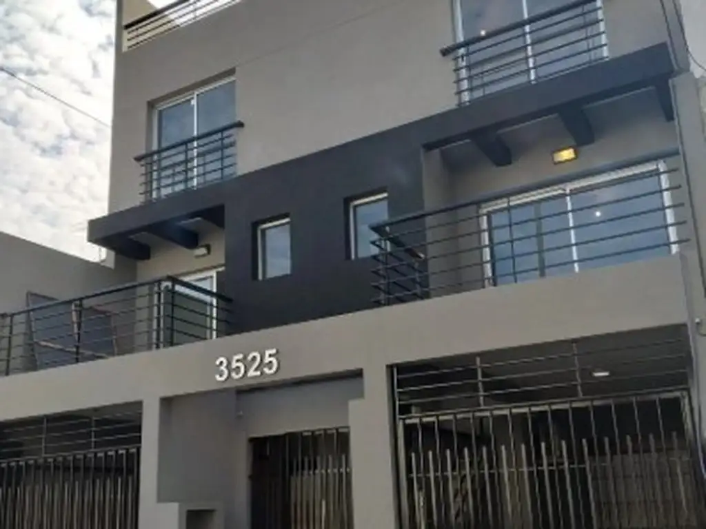 Foto de Excelente Departamento a Estrenar 2 Amb PH en P.B con cochera y patio, imagen 1
