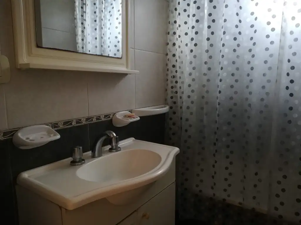 Foto de 2 e 60 y 61 Semipiso al frente 1 dorm con Placard, living comedor, imagen 1