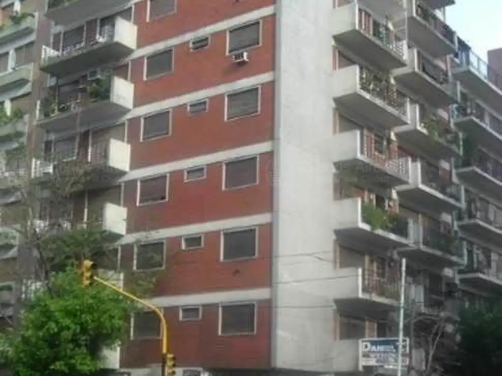 Foto de VENTA DEPTO 3 AMBIENTES AL FRENTE MUY LUMINOSO CON RENTA (ALQUILADO), imagen 3
