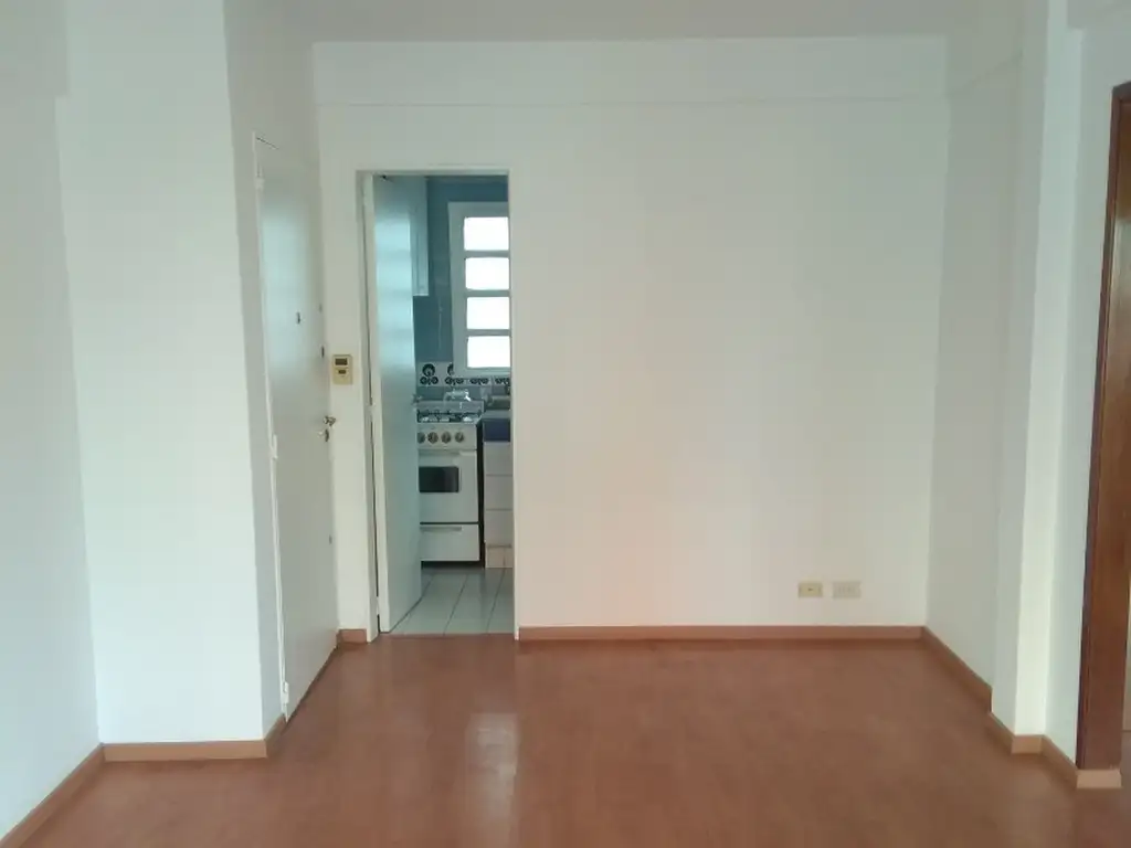 Foto de VENTA DEPTO 3 AMBIENTES AL FRENTE MUY LUMINOSO CON RENTA (ALQUILADO), imagen 1
