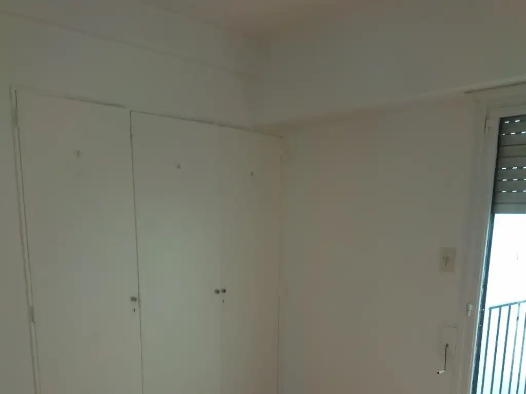 Foto de VENTA DEPTO 3 AMBIENTES AL FRENTE MUY LUMINOSO CON RENTA (ALQUILADO), imagen 4
