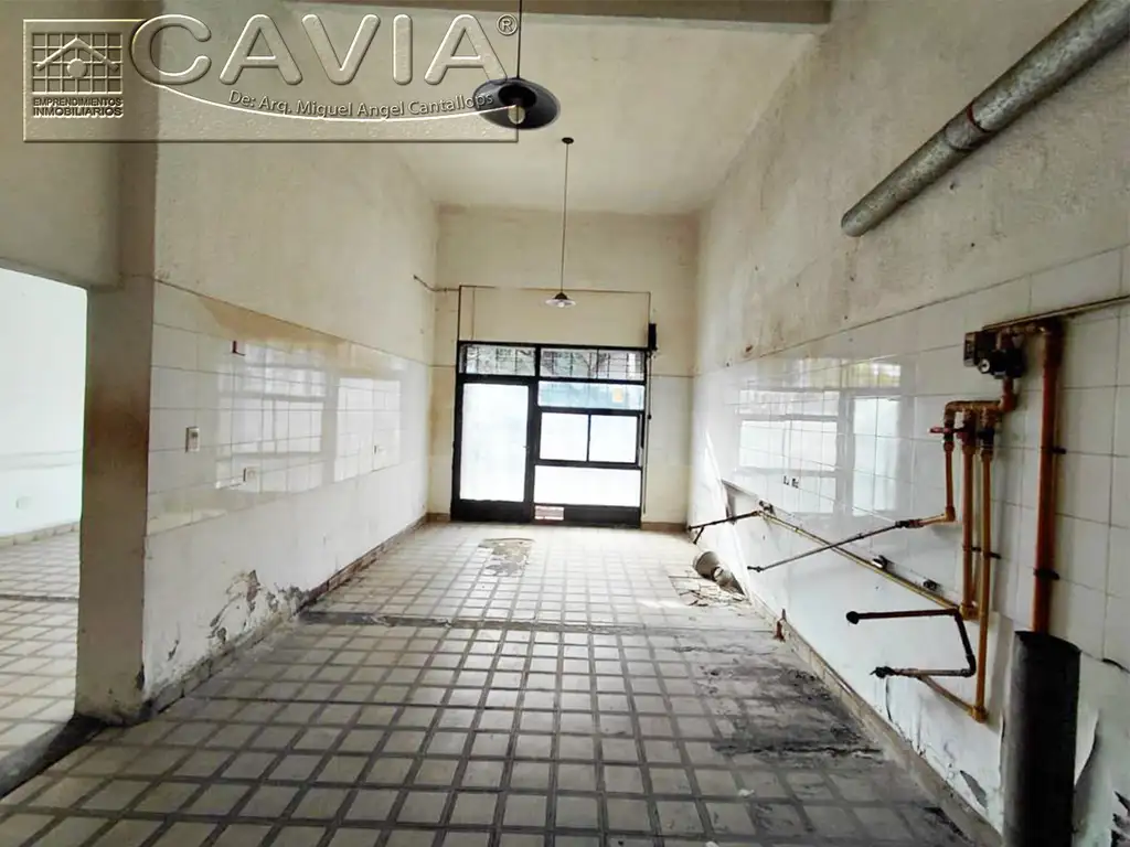 Foto de 2 Locales juntos 8 m de frente - 75 m2 cubiertos - Apto gastronomía - A, imagen 3