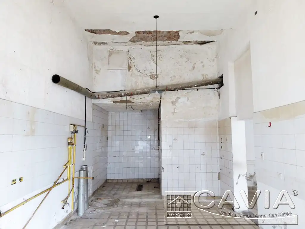 Foto de 2 Locales juntos 8 m de frente - 75 m2 cubiertos - Apto gastronomía - A, imagen 1