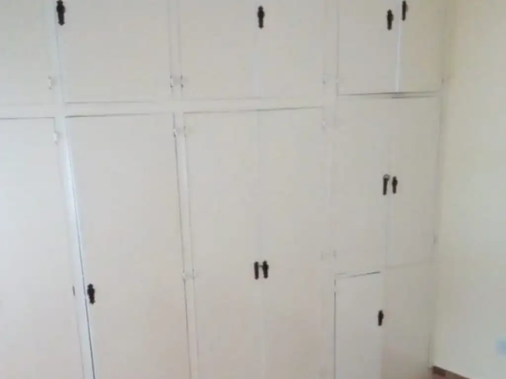 Foto de 2 Ambientes amplios luminoso 45m2, baño reciclado, bajas expensas a, imagen 3