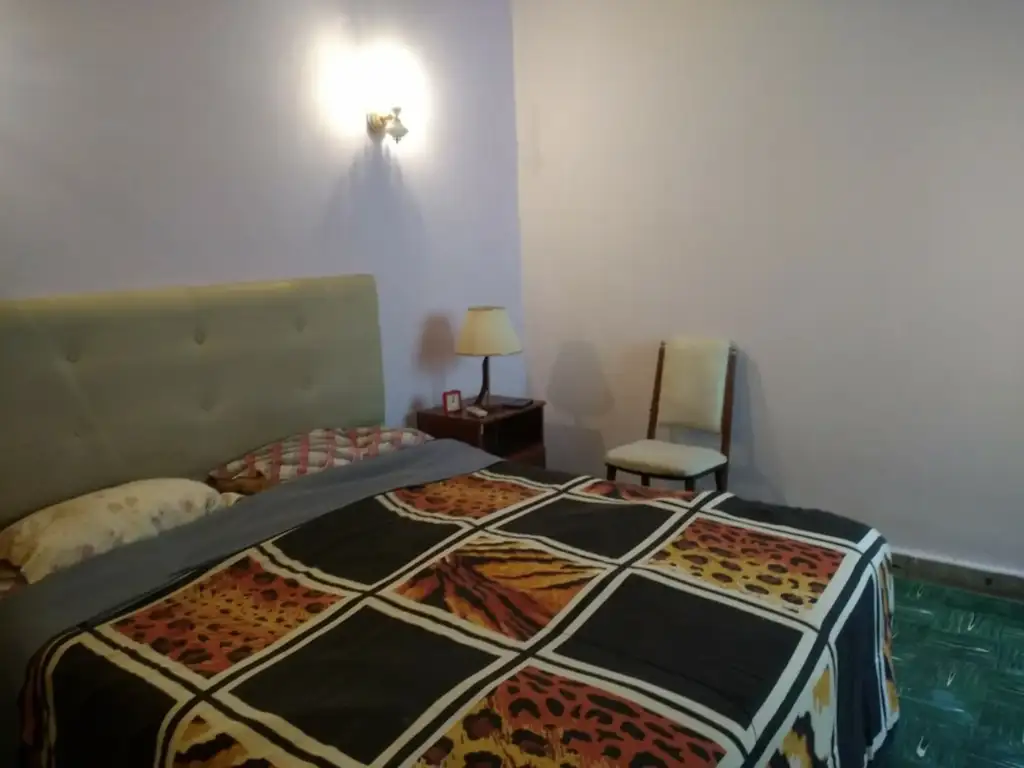 Foto de TIPO CASA DE 3 AMBIENTES CON PATIO Y TERRAZA EN FLORESTA, imagen 2