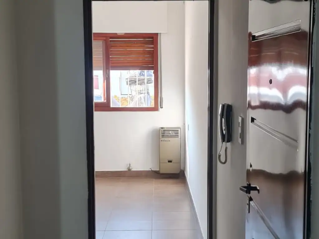 Foto de DEPARTAMENTO 2 AMBIENTES CON PATIO, imagen 3