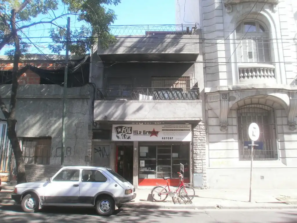 Foto de Local comercial con vidriera, persiana metálica, imagen 1