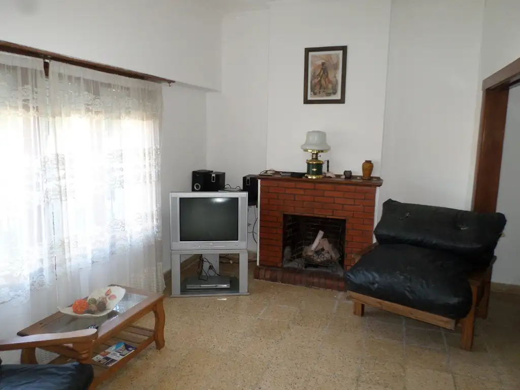 Foto de CHALET DE 5 AMBIENTES EN PUNTA MOGOTES A 1 CUADRA DEL MAR!, imagen 4