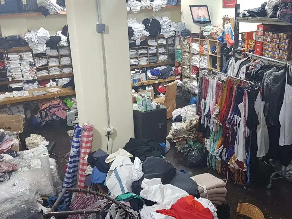 Foto de LOCAL AMPLIO CON GRAN DEPOSITO Y ESPACIO PARA TALLER TEXTIL, imagen 1