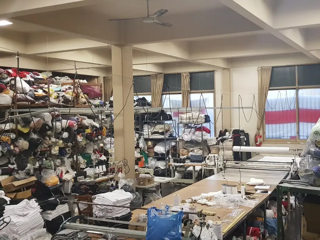 Foto de LOCAL AMPLIO CON GRAN DEPOSITO Y ESPACIO PARA TALLER TEXTIL, imagen 3