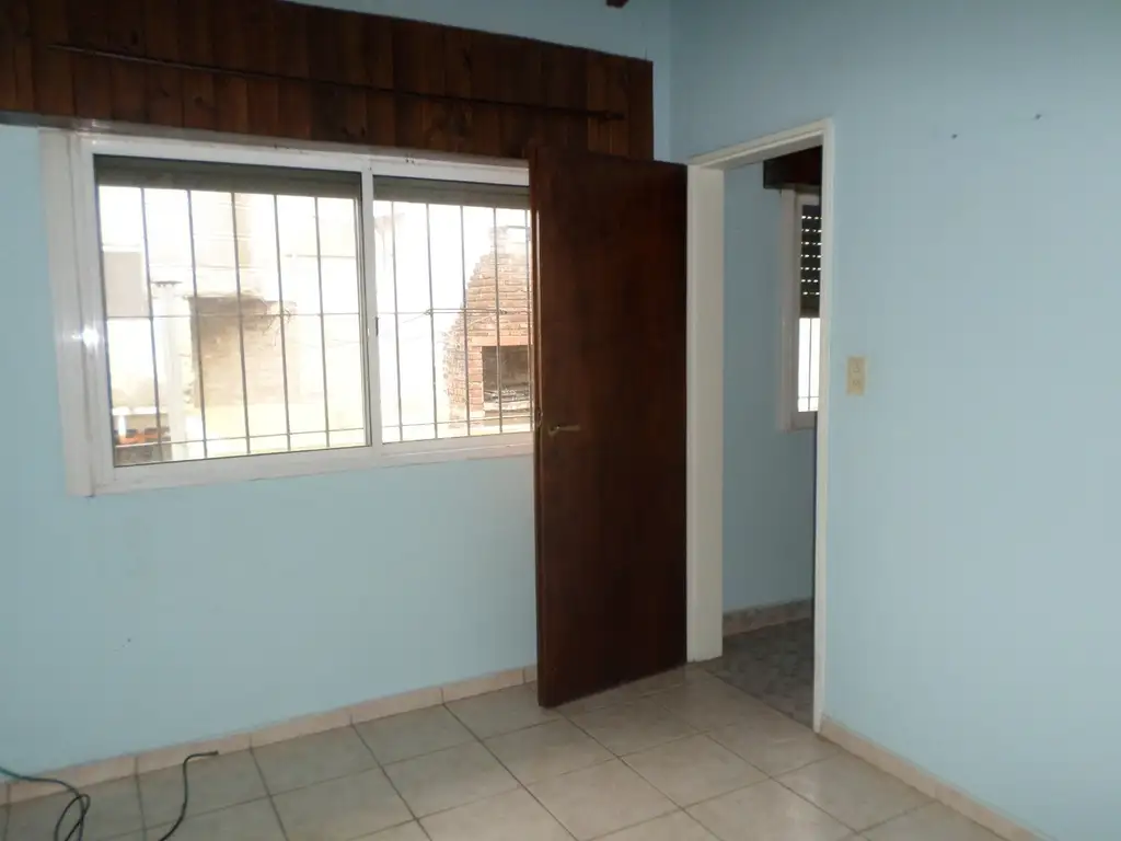 Foto de AMPLIO 3 AMBIENTES DESARROLLADO EN DOS PLANTAS - PATIO Y TERRAZA - SIN, imagen 4