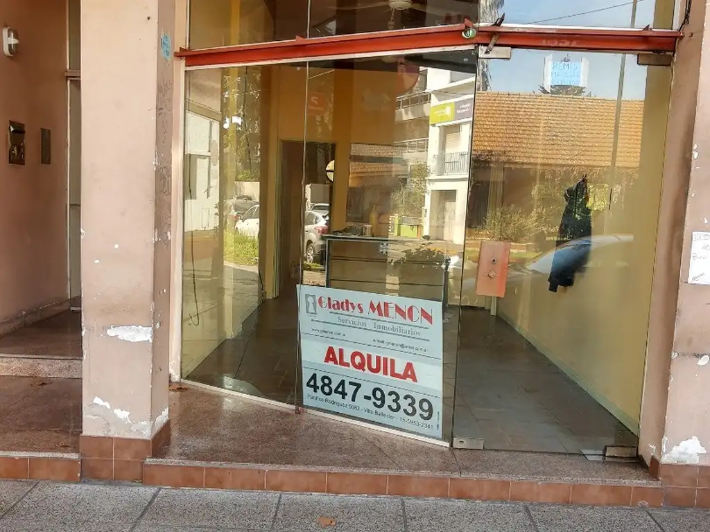 Foto de Excelente Local, 30mt de Alvear, 3 x 10, POSIBILIDAD DE COCHERA!!!, imagen 1