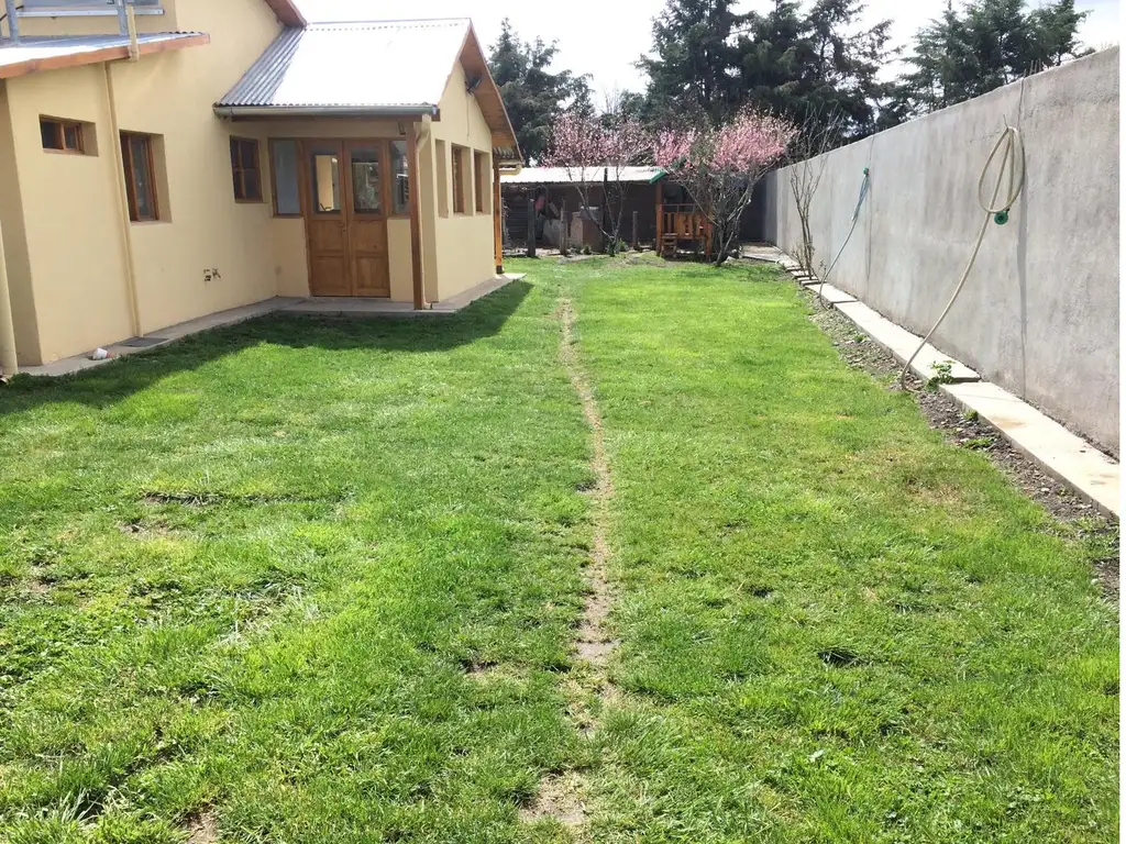 Foto de Casa 3 dormitorios más departamento. Céntrica. Junín de los Andes Apto, imagen 2
