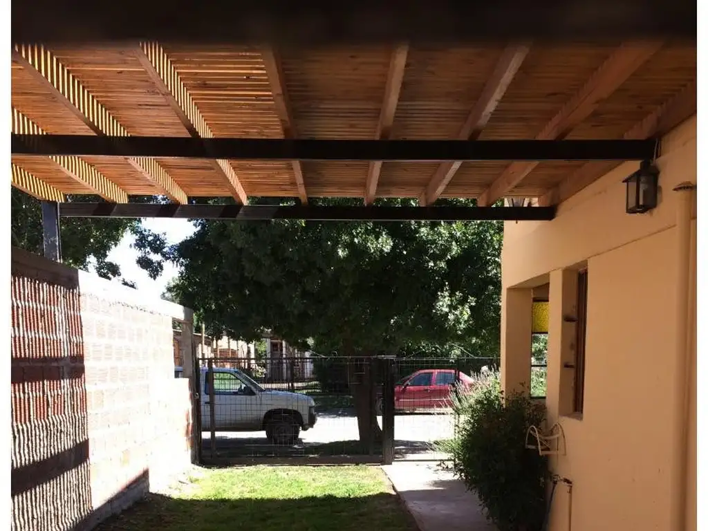 Foto de Casa 3 dormitorios más departamento. Céntrica. Junín de los Andes Apto, imagen 1