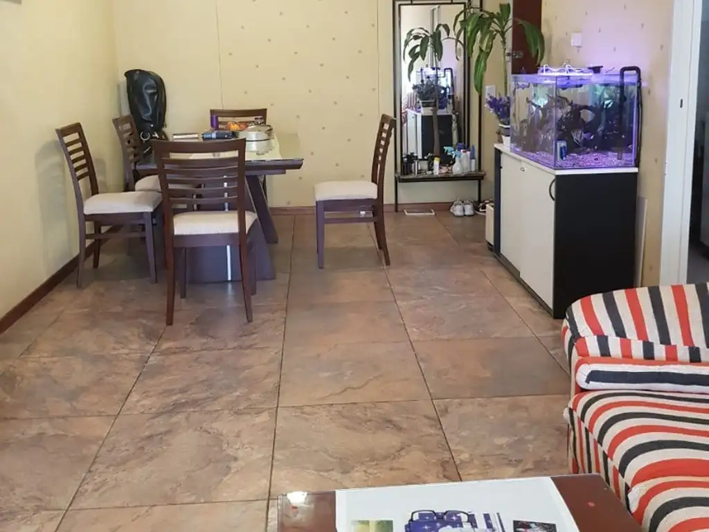 Foto de Excelente 4 ambientes en edificio de categoría con cochera fija incluída, imagen 1