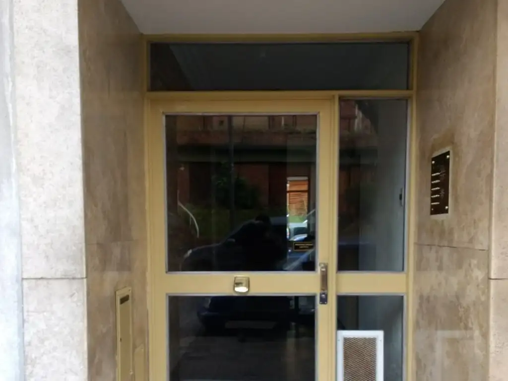 Foto de DEPARTAMENTO DE 2 AMBIENTES AMPLIOS EN FLORESTA, imagen 2
