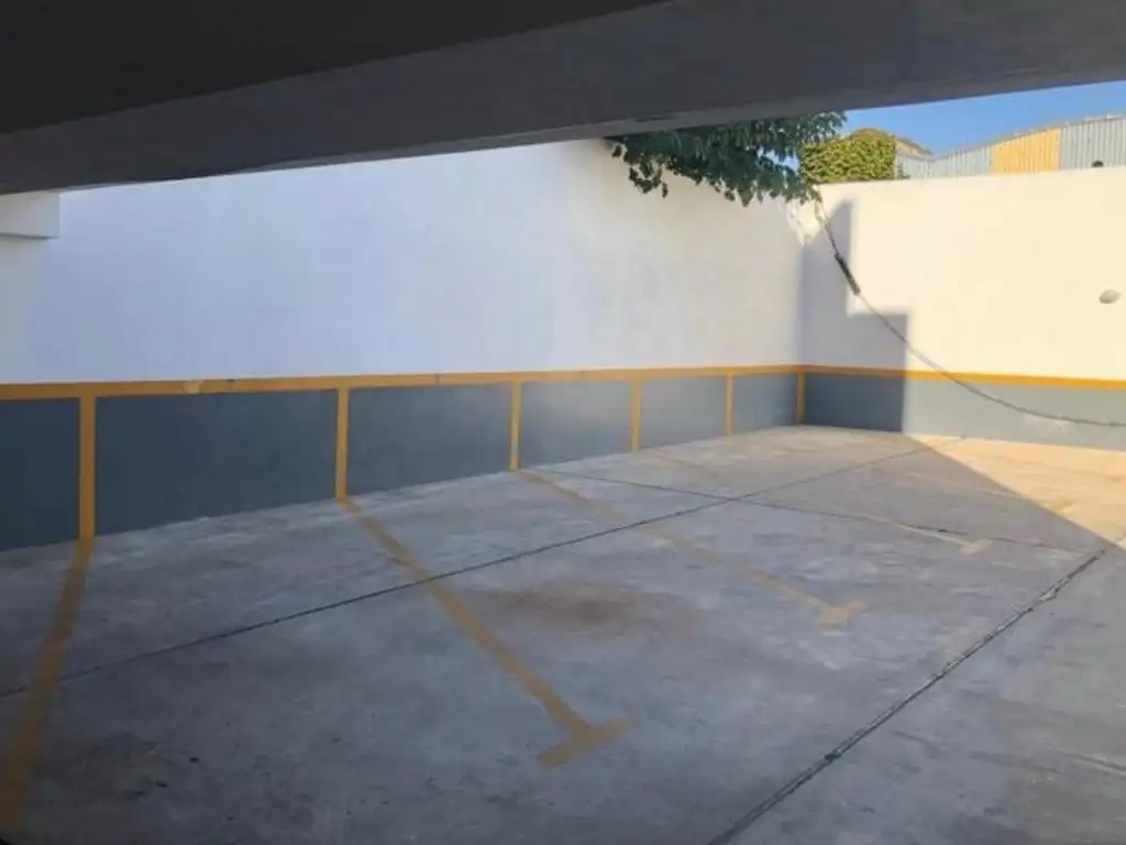 Foto de Oportunidad Cochera semicubierta CABA- Villa Pueyrredon, imagen 4