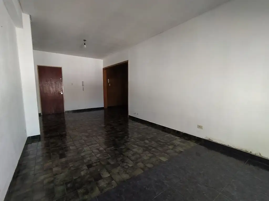 Foto de Departamento 3 ambientes en zona residencial - Expensas bajas, imagen 1