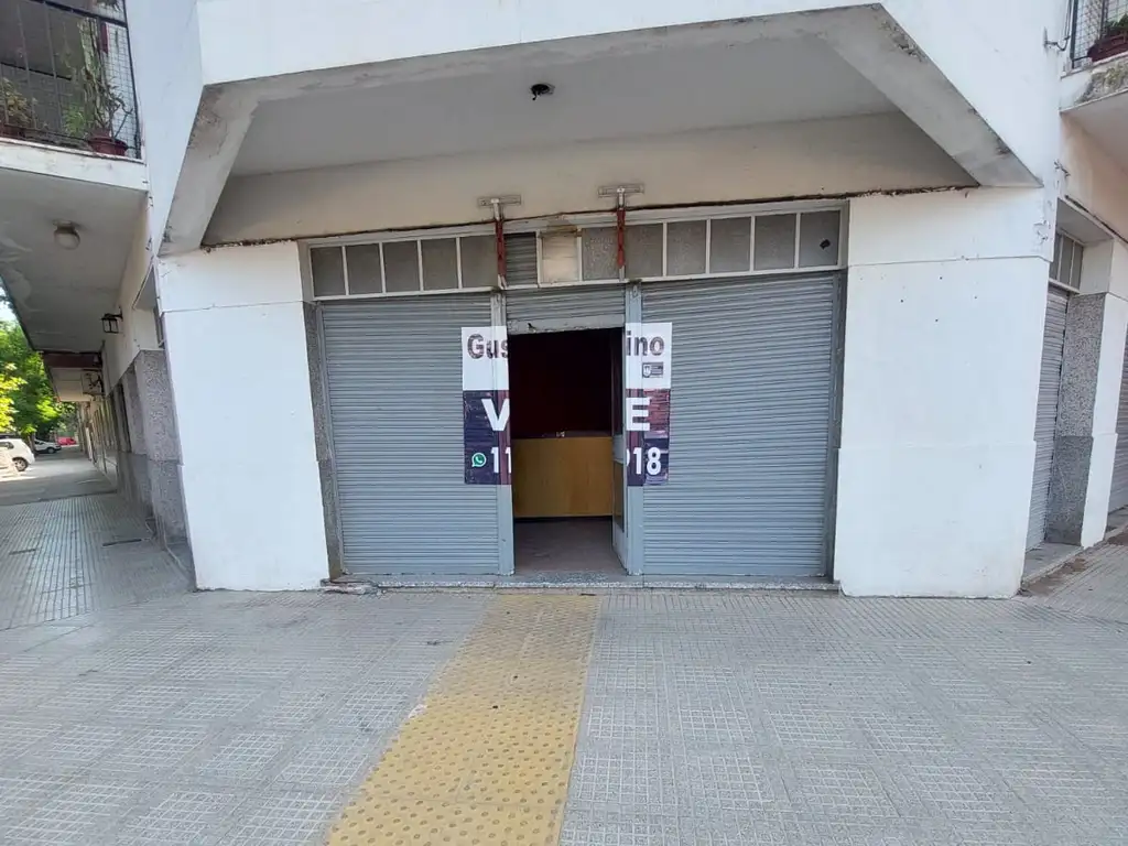 Foto de Gran local comercial con excelente amplitud de 100m2 y múltiples usos, imagen 2