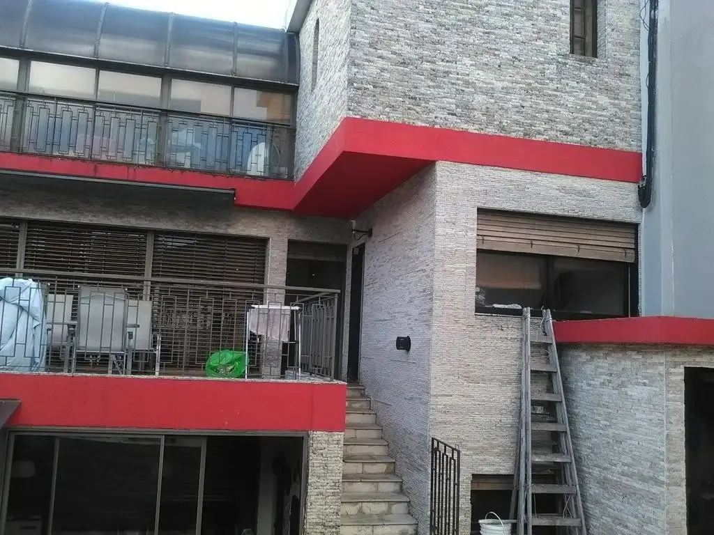 Foto de IMPACTANTE CASA LOTE PROPIO DE 10 x 40 GARAGE VARIOS AUTOS, imagen 4