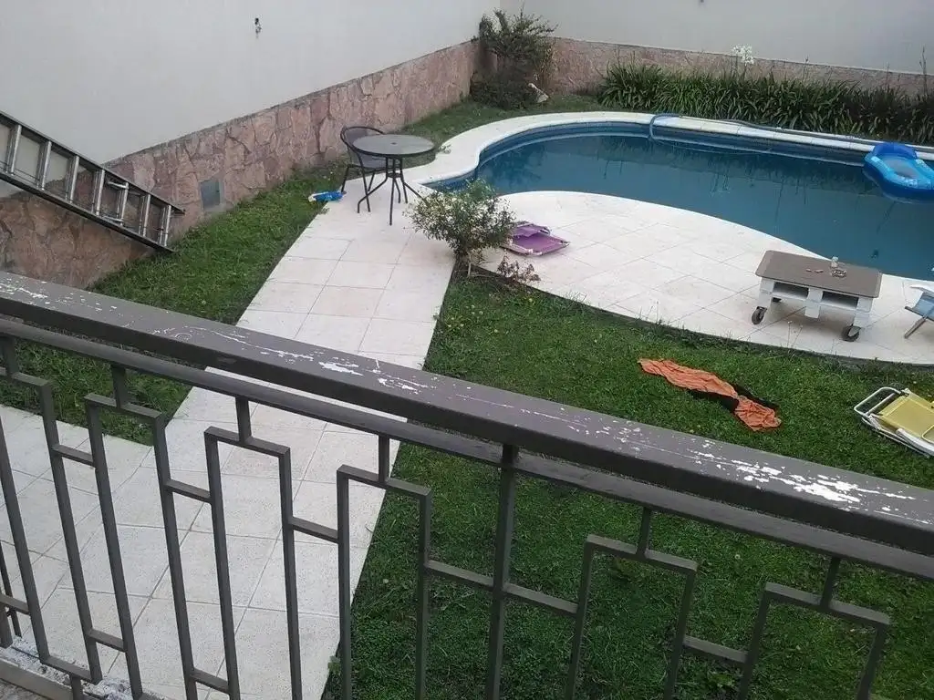 Foto de IMPACTANTE CASA LOTE PROPIO DE 10 x 40 GARAGE VARIOS AUTOS, imagen 1