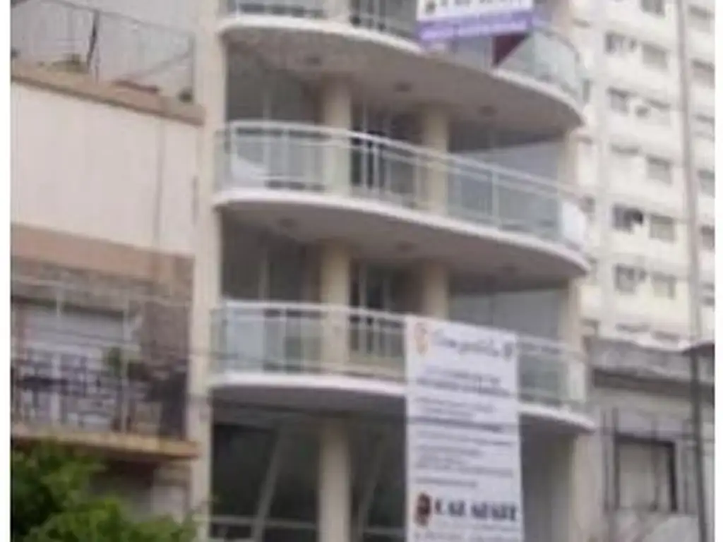 Foto de VENTA COCHERA CUBIERTA EN EDIFICIO PARA COCHE CHICO/MEDIANO, imagen 1