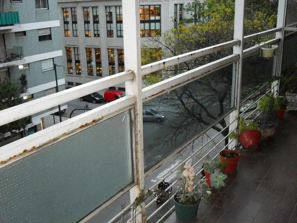 Foto de 4 AMBIENTES AL FRENTE CON BALCON Y DOS BAÑOS, imagen 3