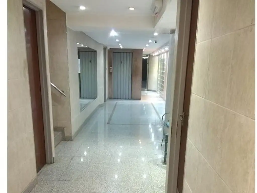Foto de Venta 3 Ambientes Caballito luminoso c/Balcon Contrafrente. Con renta, imagen 1
