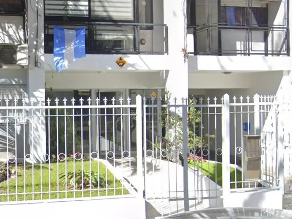 Foto de DEPARTAMENTO DOS DORMITORIOS EN BV. OROÑO, imagen 3