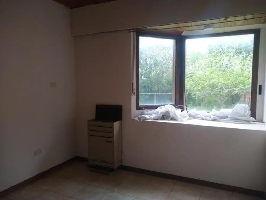 Foto de Alquiler en bloque. Chalet + dpto 3 ambientes con parque., imagen 3