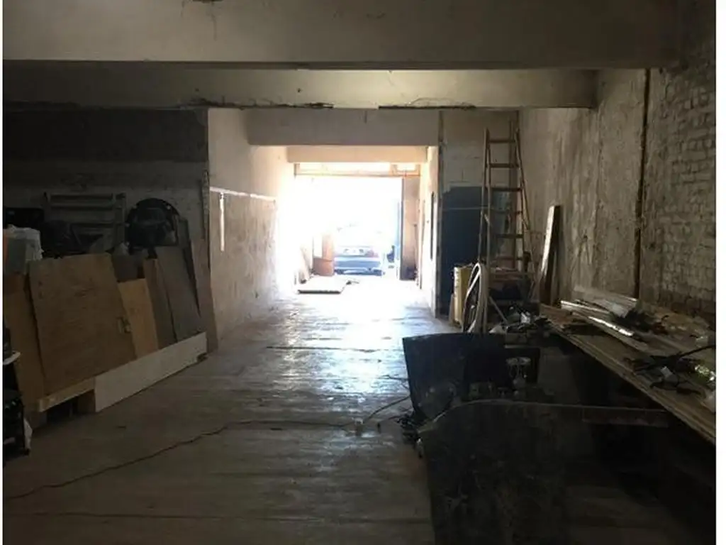Foto de OPORTUNIDAD!!!! Local de 420m2. Sin Exp. Vivienda o Comercial., imagen 2