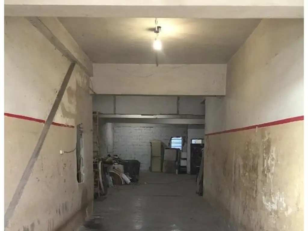 Foto de OPORTUNIDAD!! SE ACEPTN PERMUTAS!! GALPON/LOCALde 420m2. Sin Exp, imagen 2