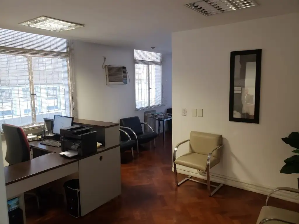 Foto de Oficina al frente en pleno centro neurálgico de la ciudad, imagen 1