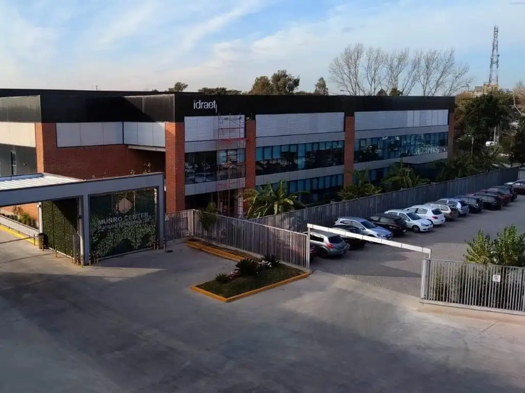 Foto de Predio Industrial - Ofic, Naves, depósitos, espac mixtos., imagen 2
