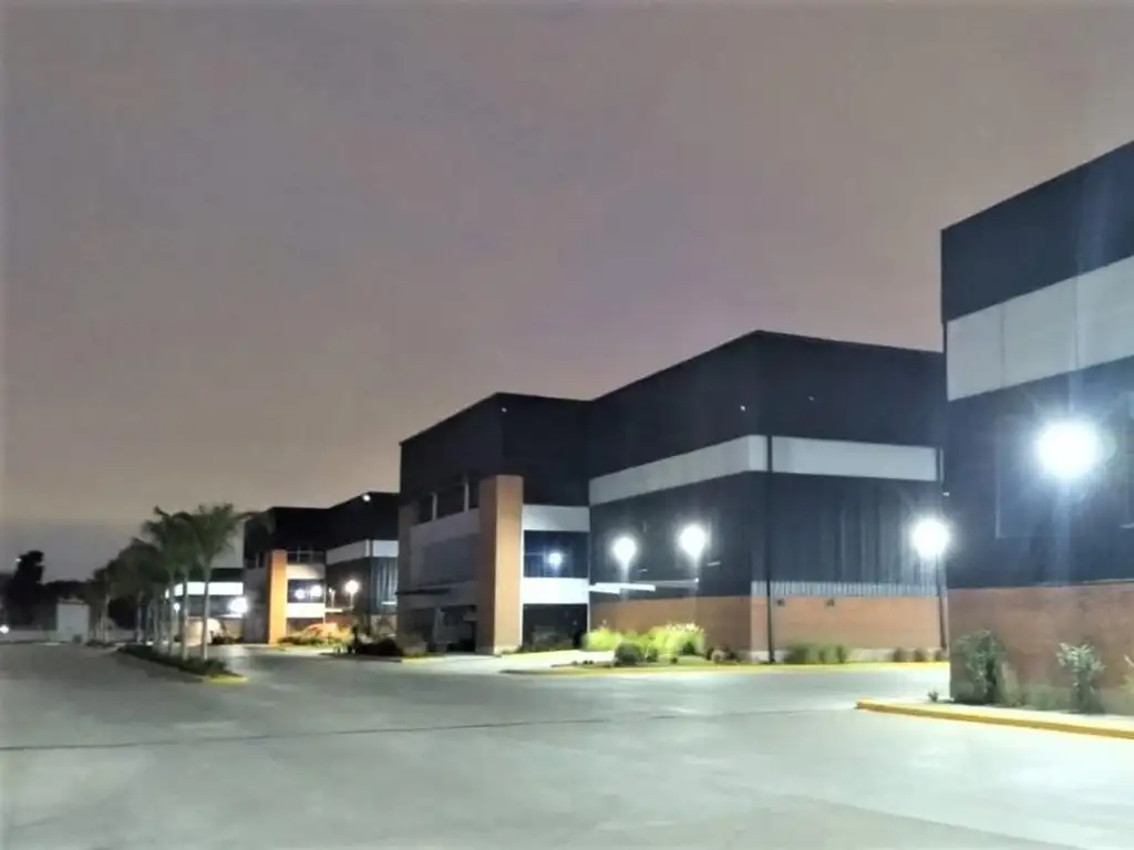 Foto de Predio Industrial - Ofic, Naves, depósitos, espac mixtos., imagen 3