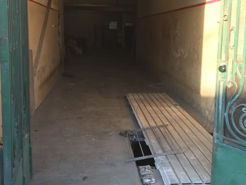 Foto de OPORT!!!!! PH y/o Local de 420m2. Sin Exp. Vivienda o Comercial., imagen 2