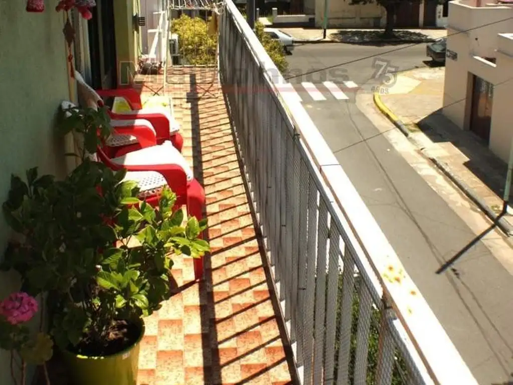 Foto de BAJO SU PRECIO!! PH 3 AMB C/TERRAZA PROPIA - (ACEPTA PERMUTAS EN MDP), imagen 3