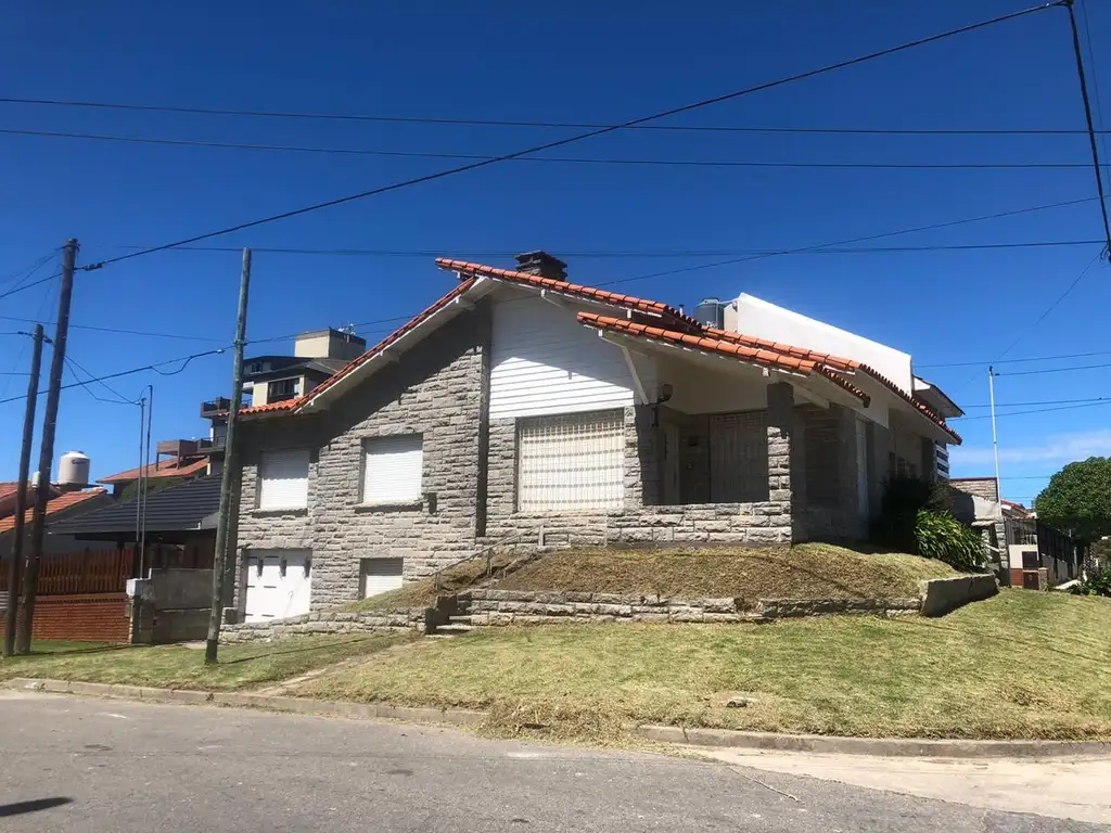 Foto de Venta chalet estilo Mar del Plata, Barrio Punta Mogotes a una cuadra, imagen 3
