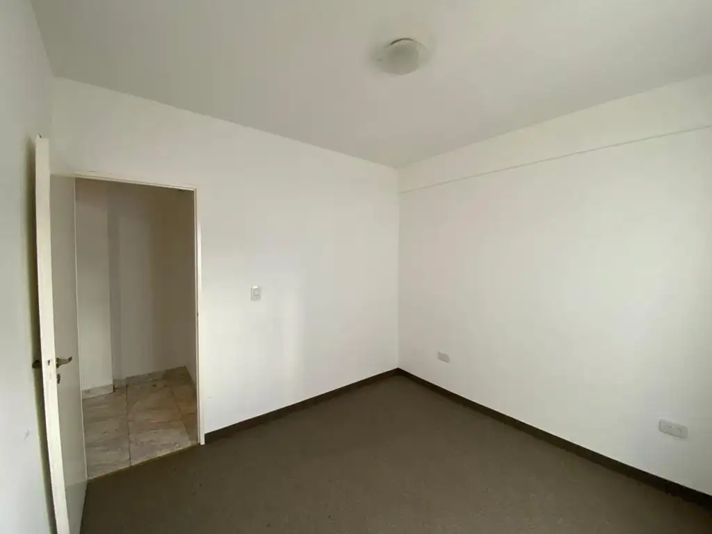 Foto de Departamento de 2 ambientes en primer piso por escalera, abona bajas, imagen 4
