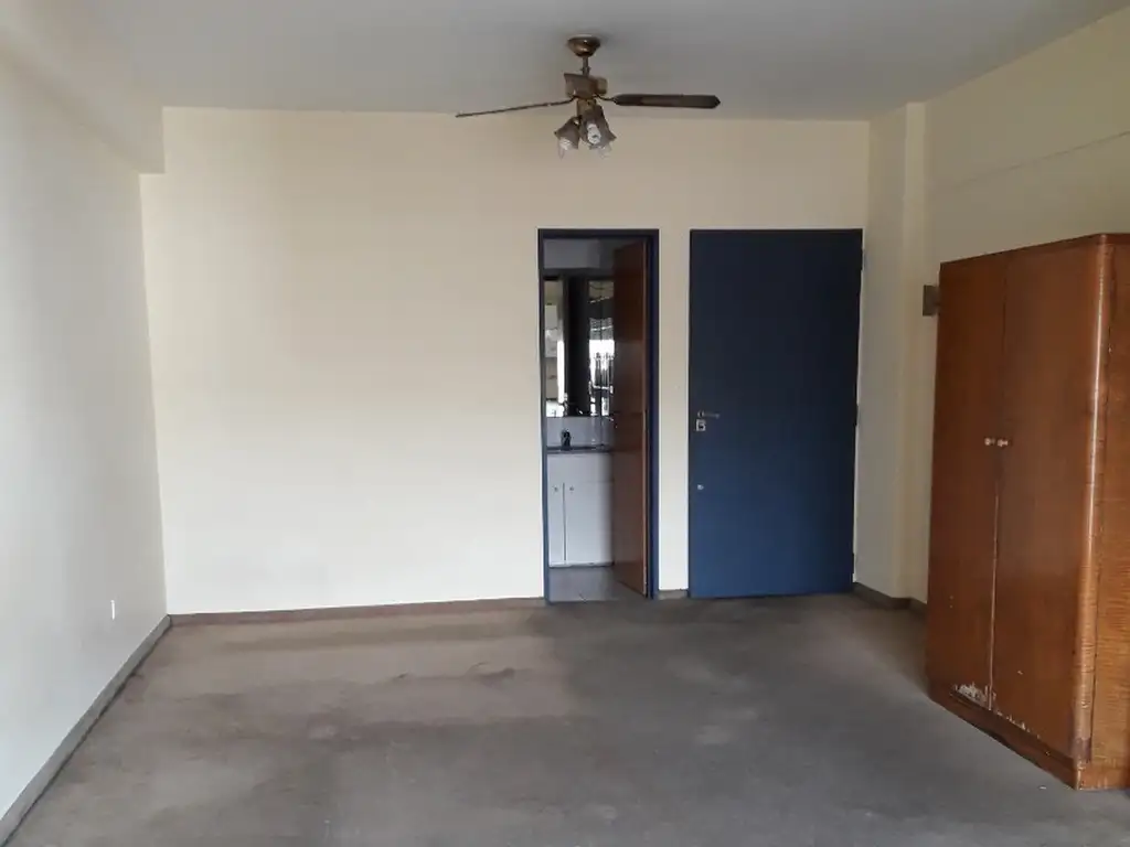 Foto de monoambiente en VENTA al contrafrente. divisible Balcon.Super luminoso, imagen 2