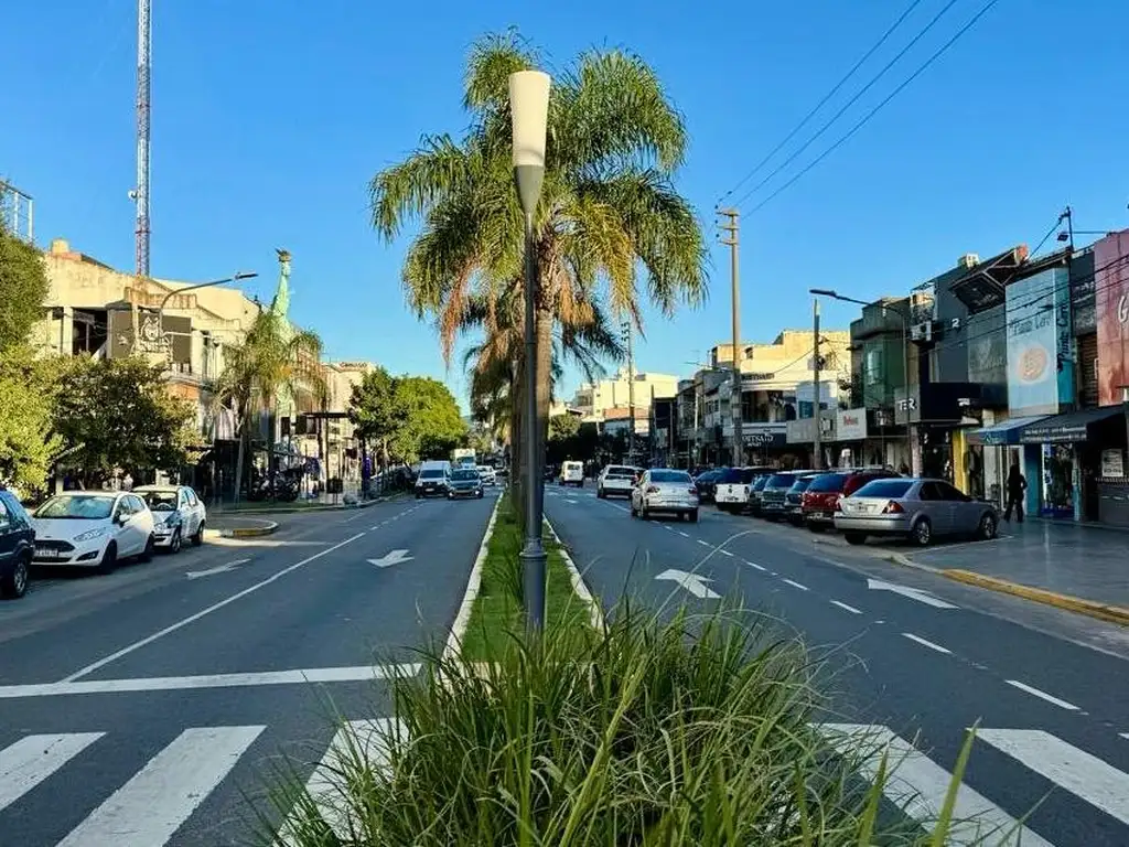 Foto de LOCAL EN ALQUILER. AV.MITRE CENTRO COMERCIAL, imagen 2