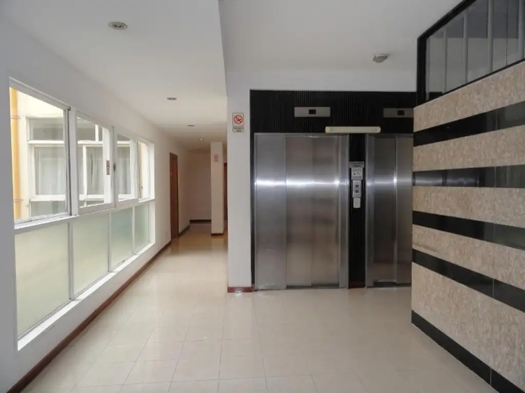Foto de VENTA URGENTE - Oficina en Edificio Comercial, imagen 1