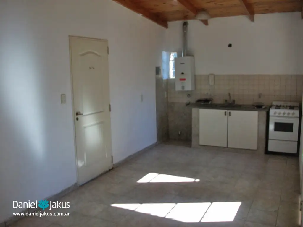 Foto de DEPTO 1 DORM EN ALQUILER - 76 N°1644 e/ 27 bis y 28 - DANIEL JAKUS, imagen 5