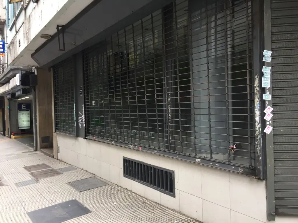 Foto de AV. CORRIENTE Y ESMERALDA - UNICA ESQUINA - EXCELENTE LOCAL en 3, imagen 1