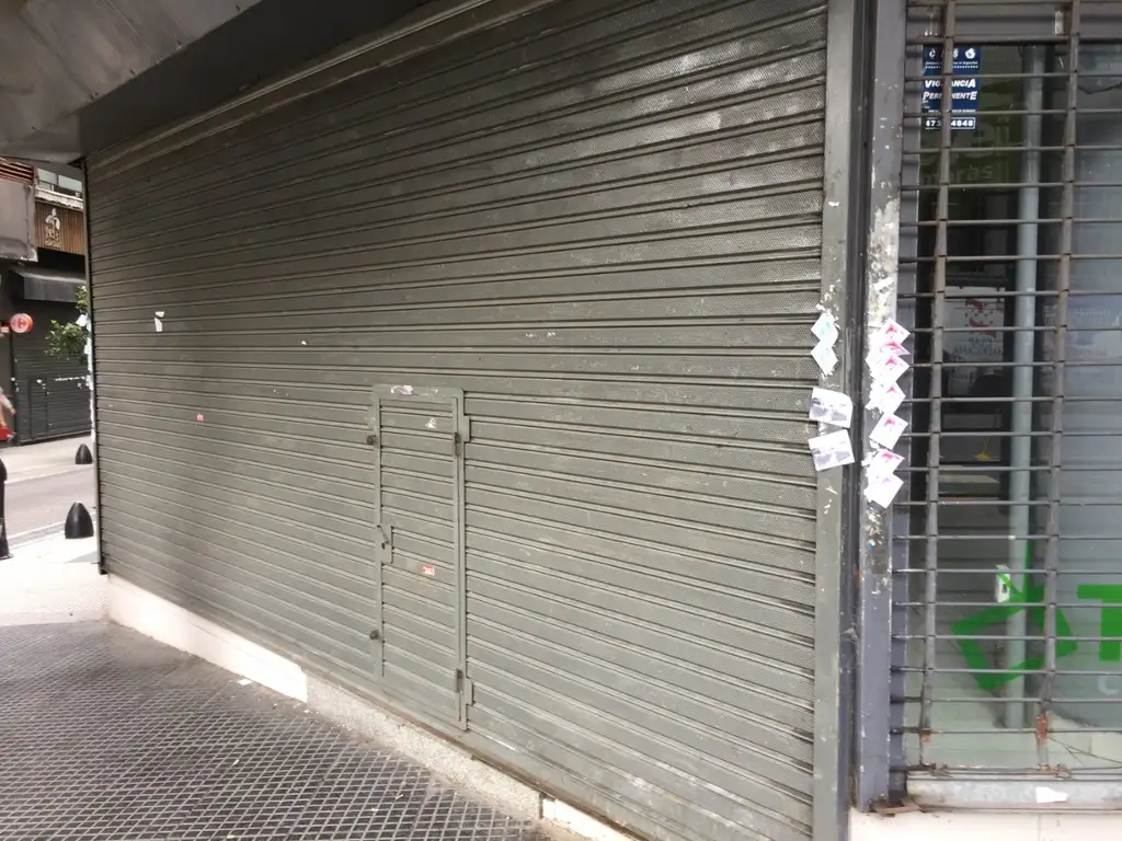 Foto de AV. CORRIENTE Y ESMERALDA - UNICA ESQUINA - EXCELENTE LOCAL en 3, imagen 2