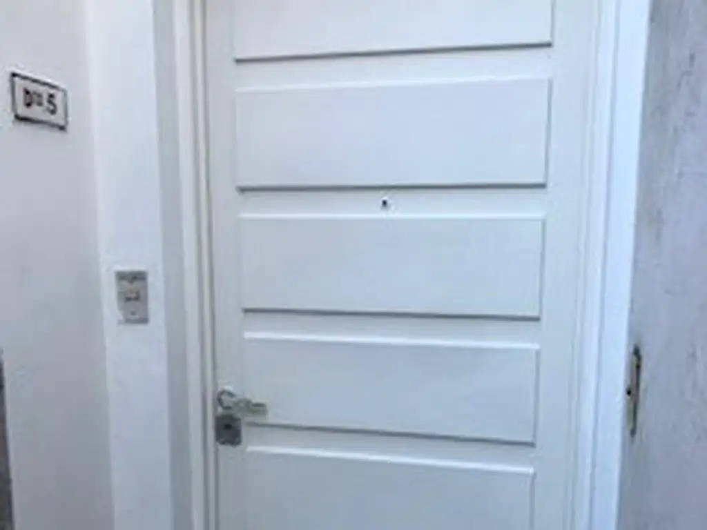 Foto de 2 AMBIENTES TIPO CASA CON PATIO Y TERRAZA SIN EXPENSAS A METROS DE AV, imagen 2